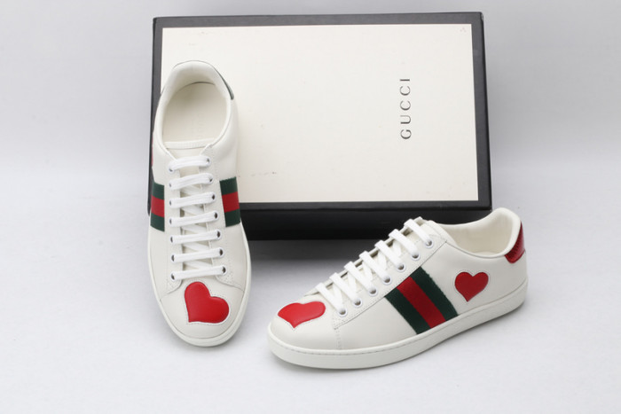g*u*i ace embroidered low-top sneaker g075