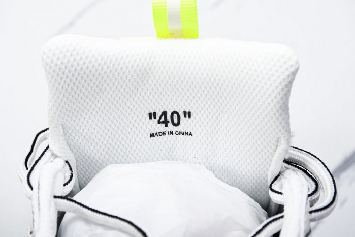 Off-White c/o Virgil Abloh