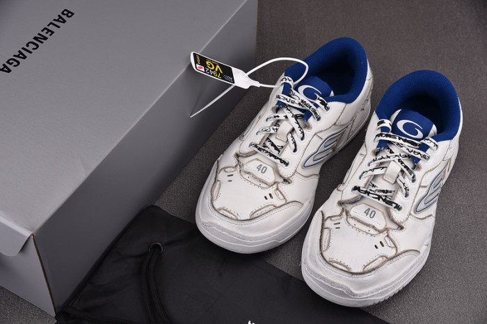 Ba*len*cia*ga Hamptons Worn-Out White / Dark Blue