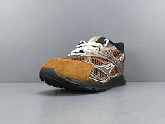 Bo*te*ga Ve*ne*ta BV052