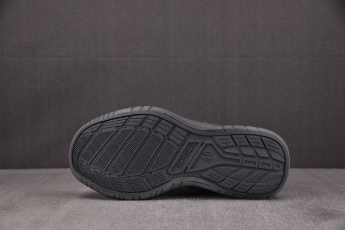 Ba*len*cia*ga Hamptons Worn-Out