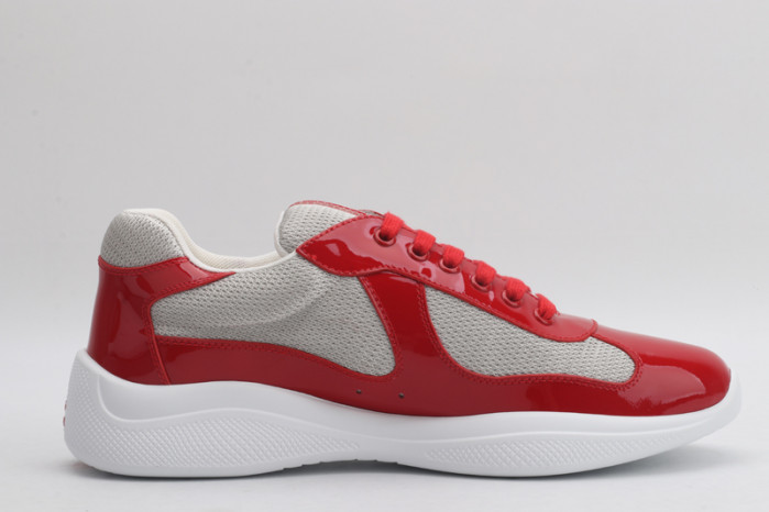 pra*a sneaker p009