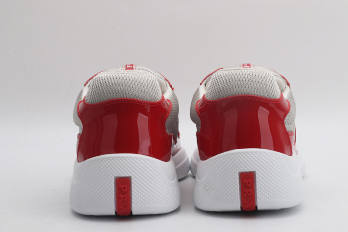 pra*a sneaker p009