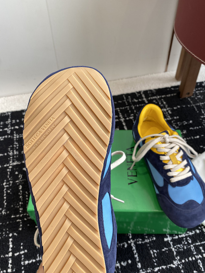 Bo*te*ga Ve*ne*ta BV056