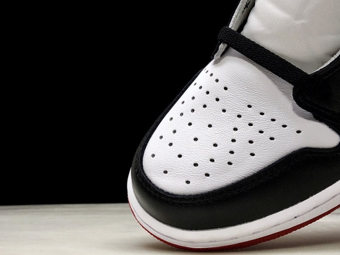 air jordan 1 retro high og black toe 555088-125